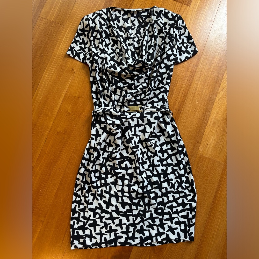 DVF Black and White dress.size 4